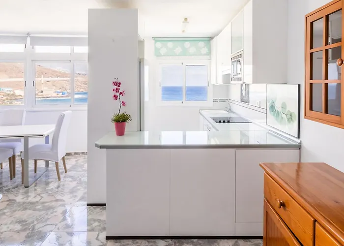 Live Atlantic Pearl *